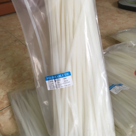 CÁC LOẠI DÂY RÚT NHỰA ĐEN, TRẮNG ĐỦ SIZE DÀI NGẮN.