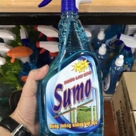 NƯỚC LAU KÍNH SUMO 850ML BÁN SỈ SỐ LƯỢNG LỚN CHO ĐẠI LÝ.
